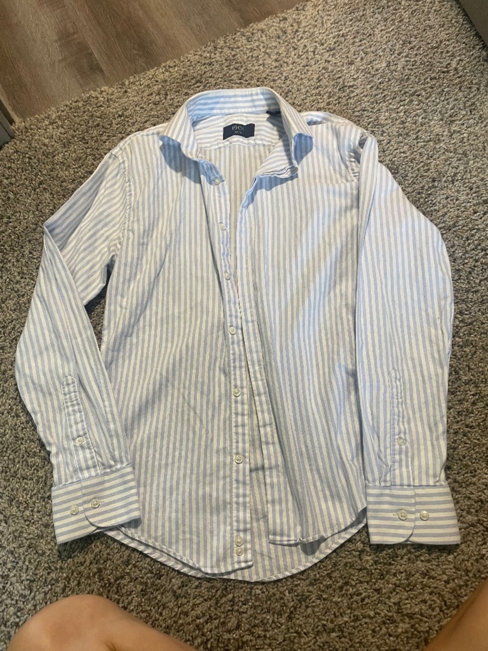 14 1/2 32-33 white& light blue stripes button up collar shirt